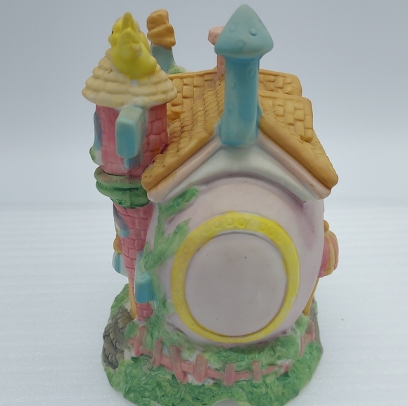 Easter Bunny Hotel House with Room for Mini Lights Too !! - Picture 4 of 8